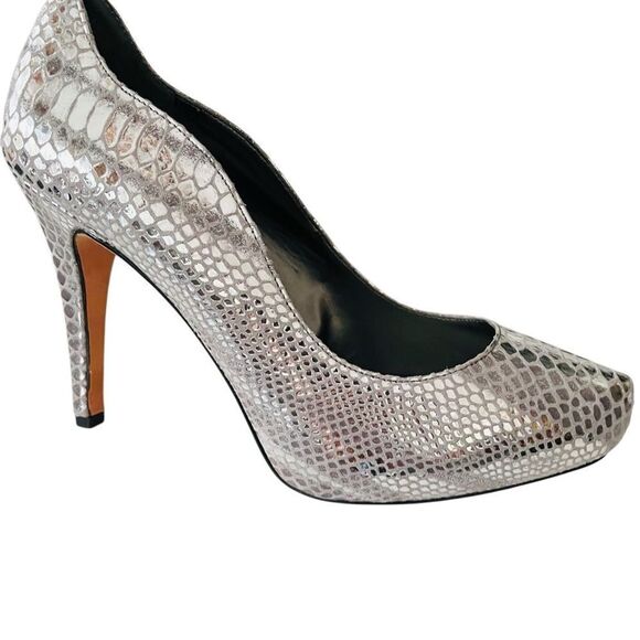 White House Black Market Rece Silver Metallic Snake Print Leather Pumps size 7.5 - Picture 6 of 7